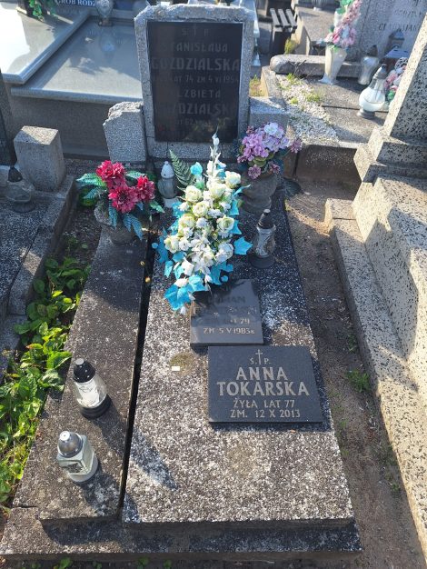 Grób rodziny Goździalskich na Kutnowskim Cmentarzu Parafialnym (sektor 23, rząd 1, grób 76. Fot. Andrzej Olewnik