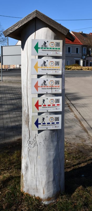 Oznaczenia tras rowerowych w Zaborze